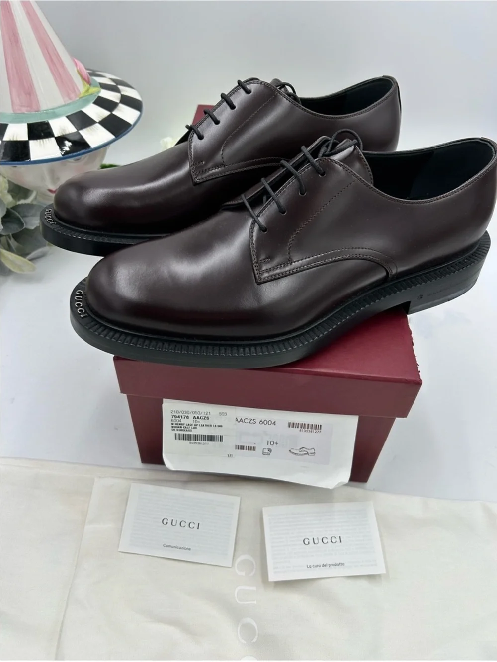 Men’s Gucci logo lettering cord, Van Derby shoes size 10.5 fits 11 US